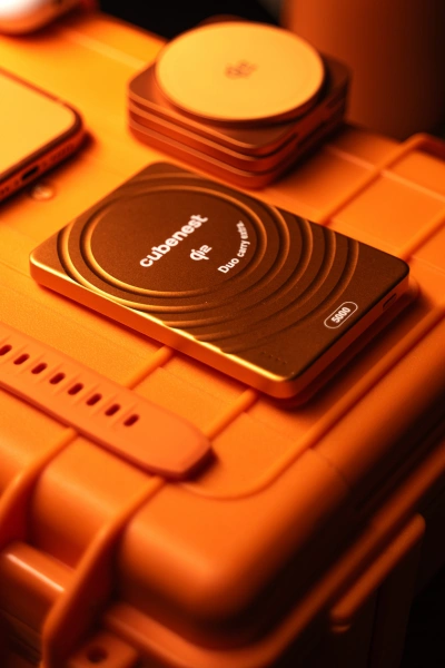 Ultracienka powerbanka MagSafe