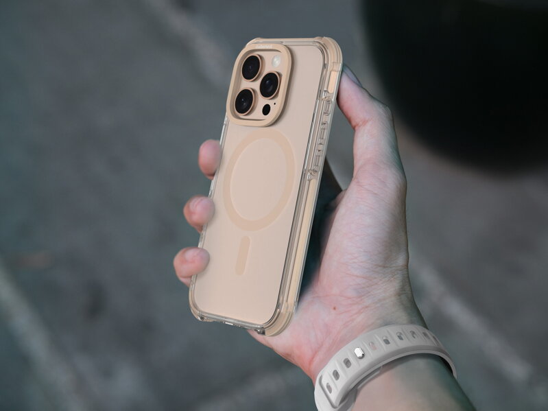 Cubenest Etui iPhone 16 Pro MagPro Strong Guard złoty