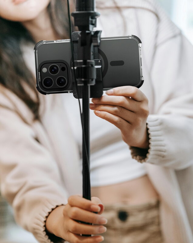 Cubenest Etui iPhone 16 Pro MagPro Strong Guard czarny