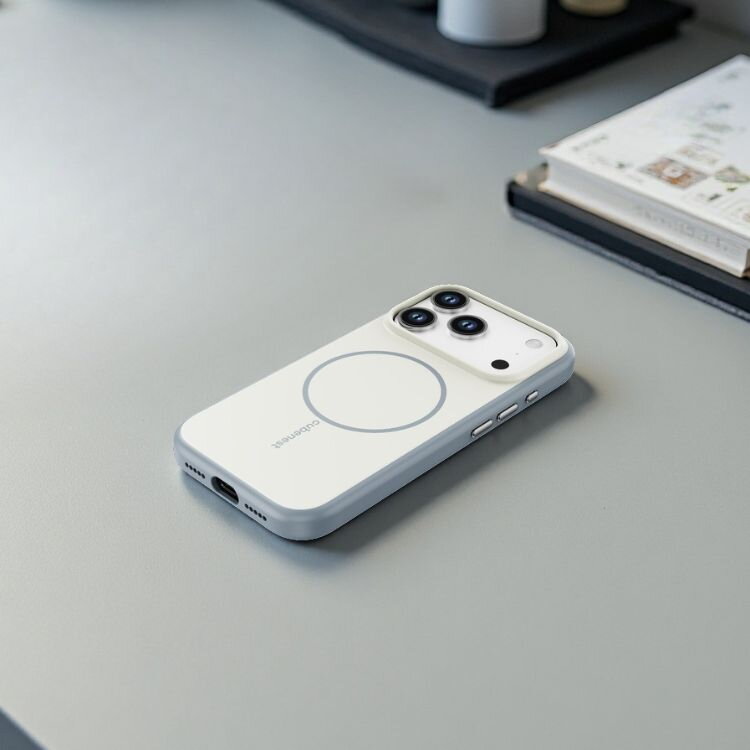 Cubenest Etui na iPhone 17 Pro z obsługą MagSafe matny beżowy